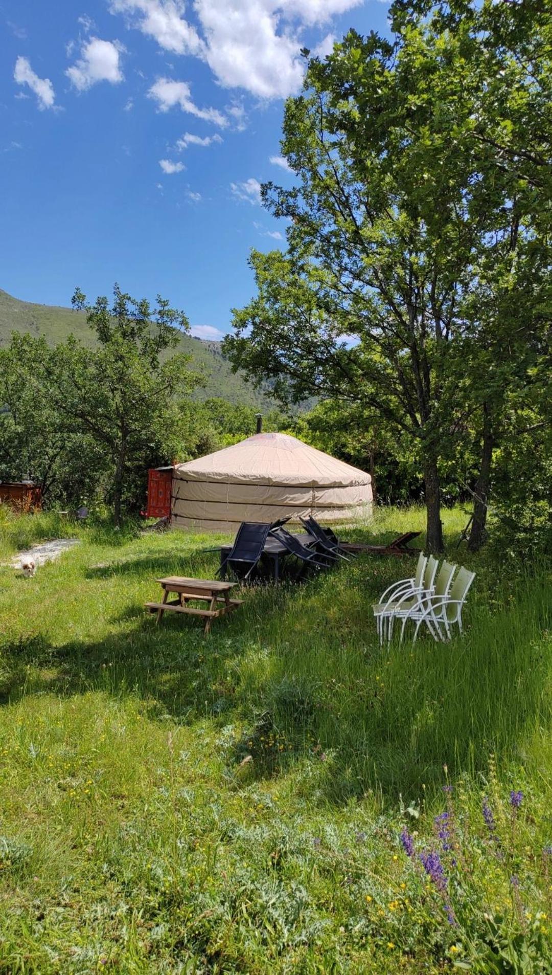 Yourte Nomade Luceram Exterior photo