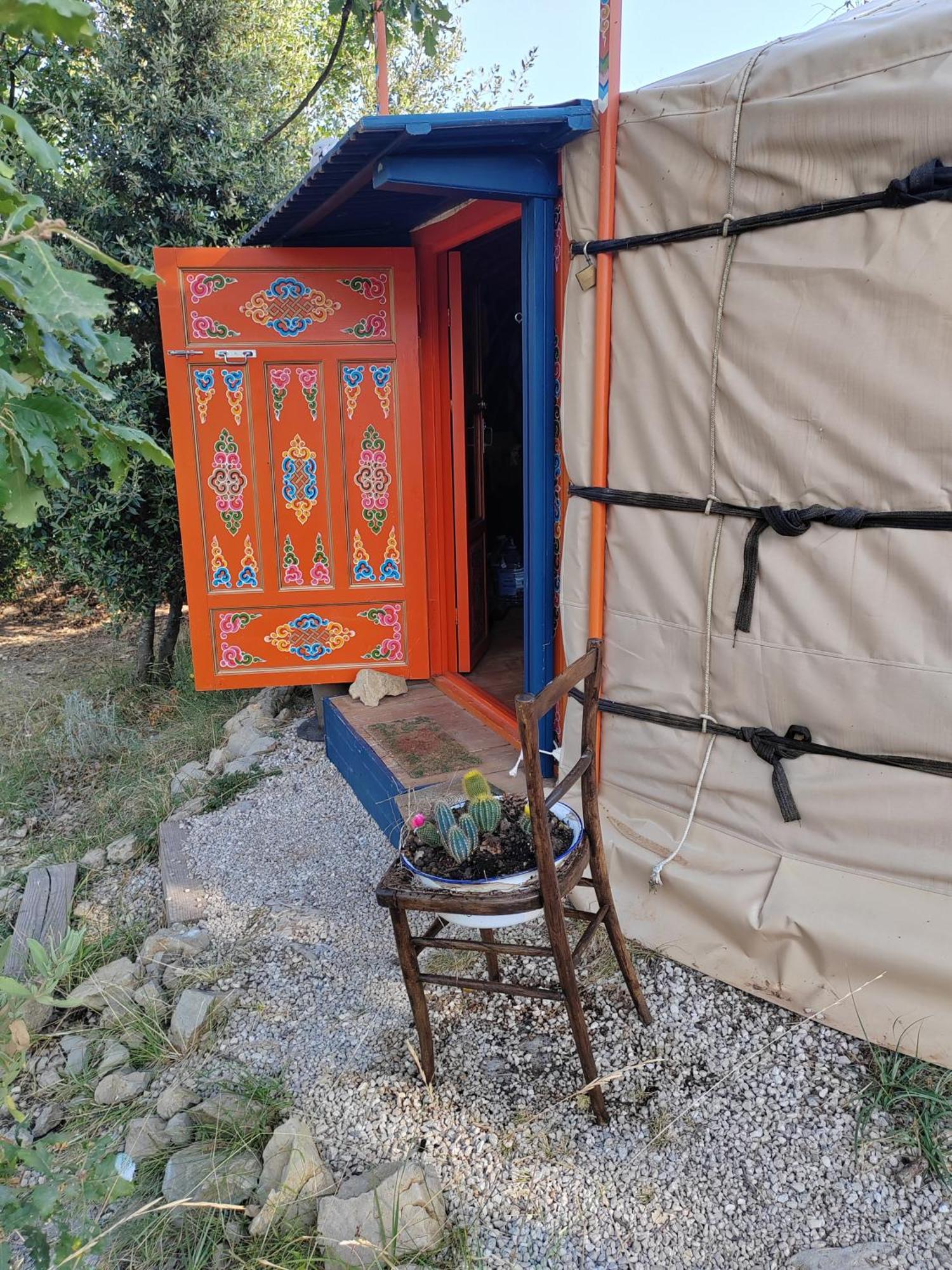 Yourte Nomade Luceram Exterior photo